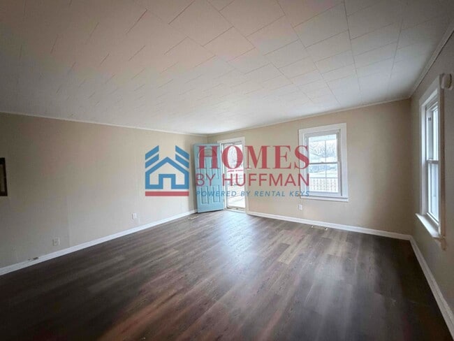 Building Photo - One Bedroom House | Now Available