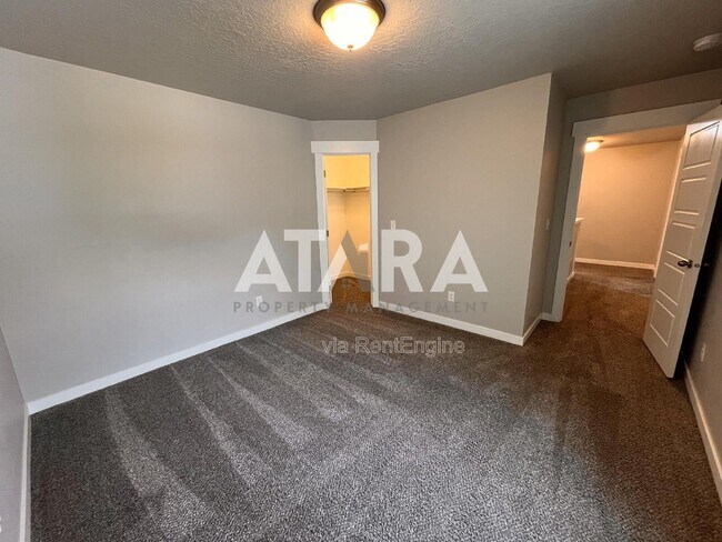 Building Photo - 5011 N Marble Fox Way
