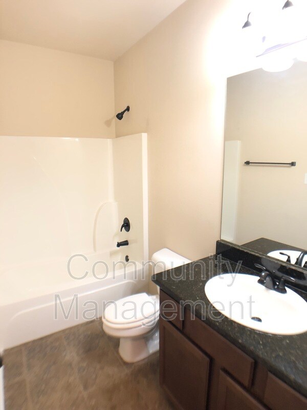 Building Photo - 13838 Ponderosa Dr