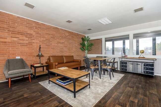 Building Photo - South Hill Apartments