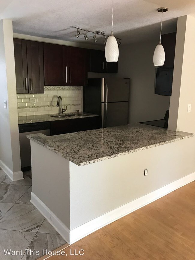 Building Photo - 3909 W Cleveland St