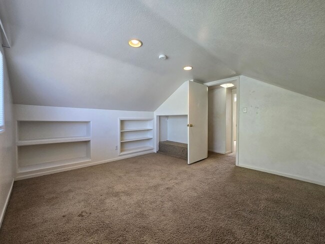 Building Photo - 607 Avenue G
