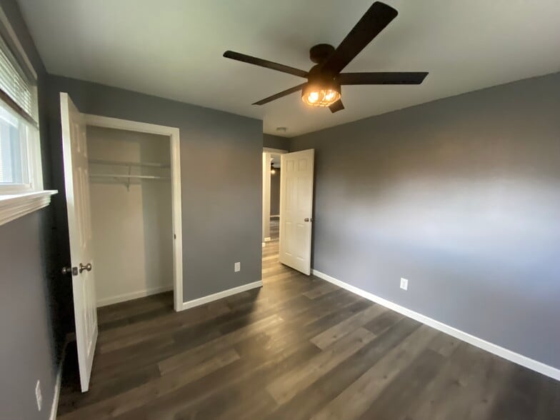 Bedroom 2 closet - 103 Onyx St