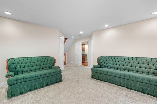 Building Photo - 237 South St