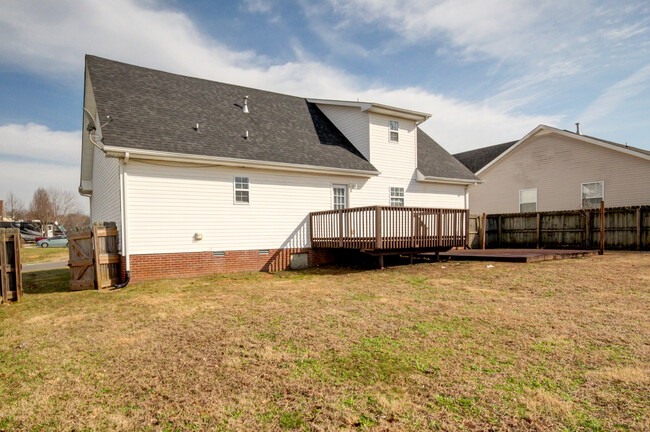 Building Photo - 1568 Cedar Springs Cir