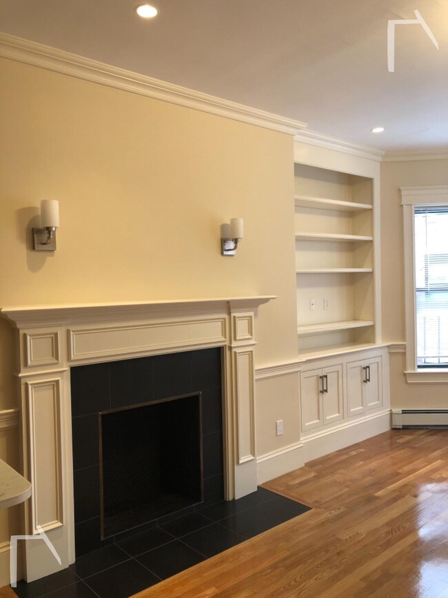 Building Photo - 871 Beacon St
