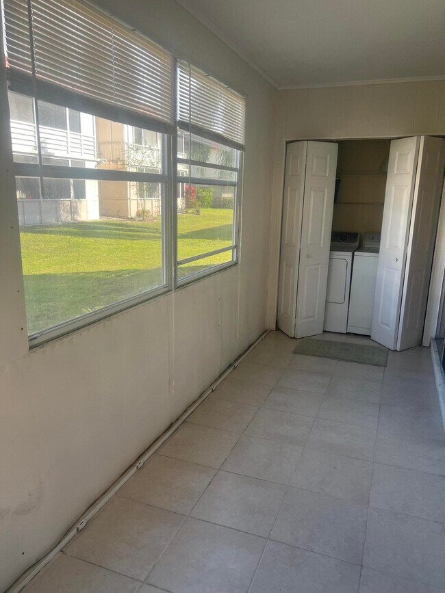 Building Photo - 632 Saxony Trail