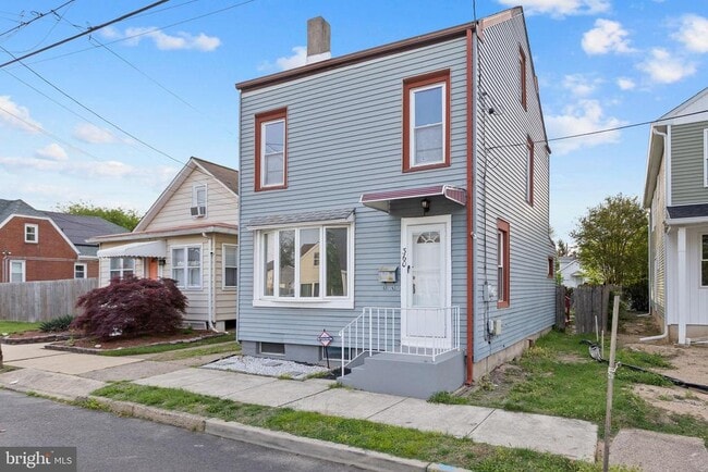 Primary Photo - 360 E Franklin St