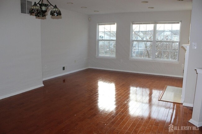 Building Photo - 53 Giera Ct