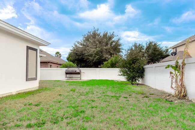 Building Photo - 10620 Porfirio Dr