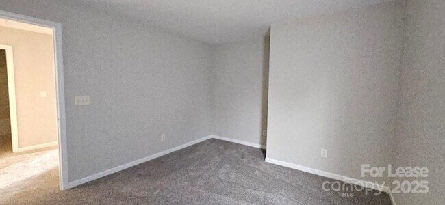 Building Photo - 537 Havenbrook Way NW
