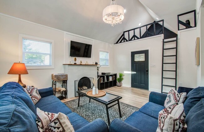 Building Photo - 5312 Jefferson St