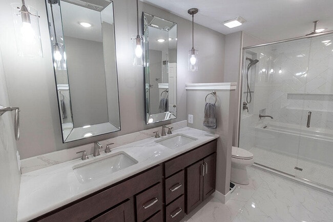 Building Photo - 2500 Bluff Blvd