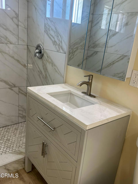 Building Photo - 237 Brucker Rd W