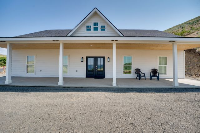 Primary Photo - 40780 Clearview Dr N