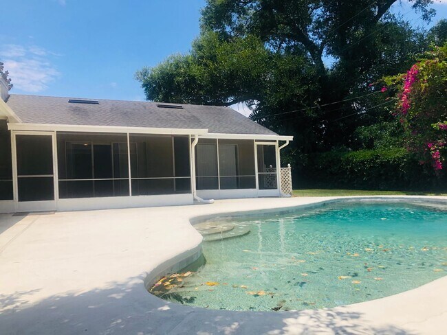 Building Photo - WINTER PARK POOL HOME WITH WINTER PARK SCHOOLS! (Orange County Winter Park Schools)