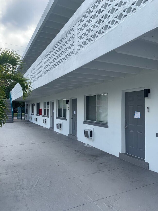 Interior Photo - 2915 Broadway