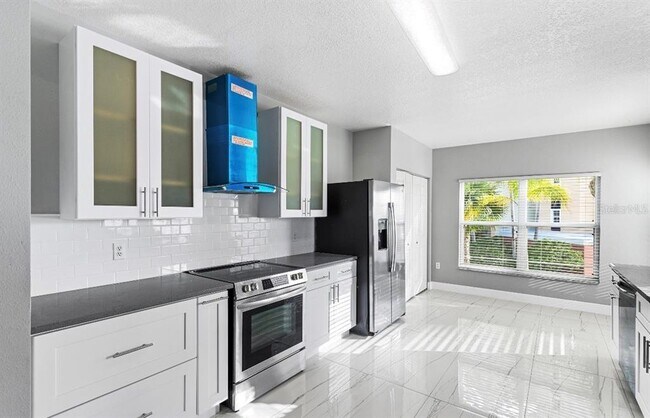 Building Photo - 2725 Terra Ceia Bay Blvd