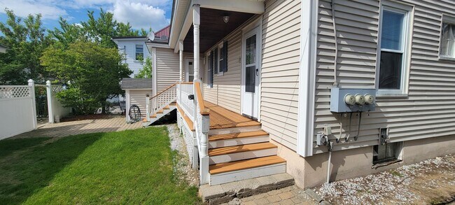 Building Photo - Alsace St #204 Manchester NH