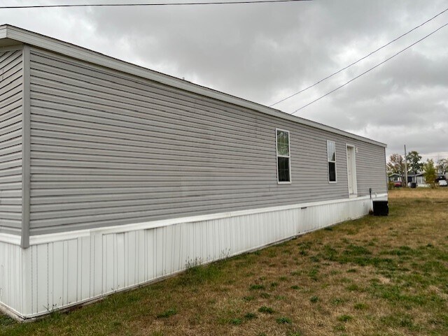 Building Photo - 10610 State Rte 762