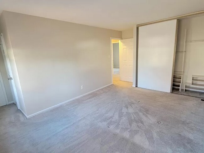 Building Photo - 9 Kiwi Loop