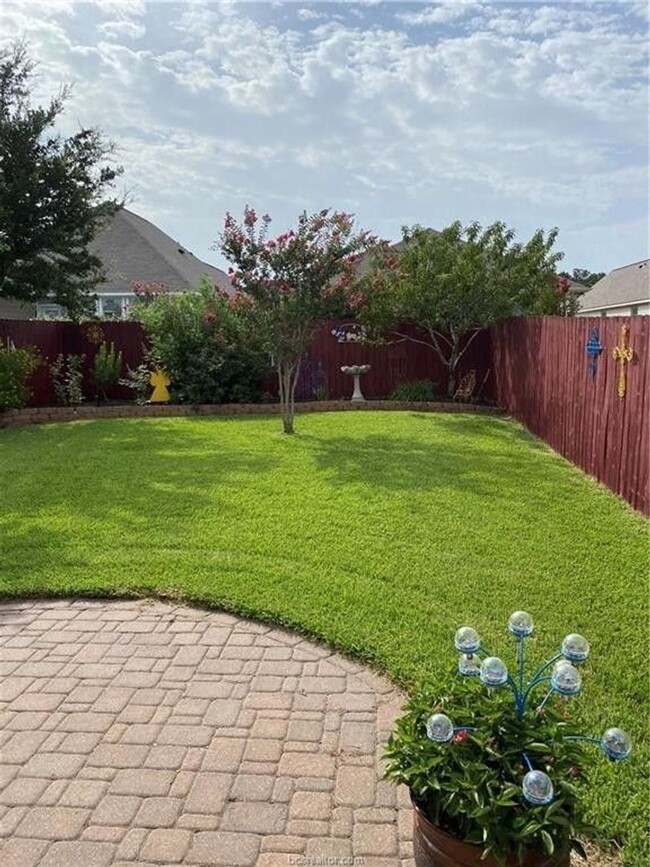 Building Photo - 3 bed/ 2 bath in South College Station!