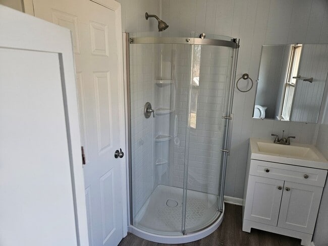 Building Photo - 617 Chitwood Dr