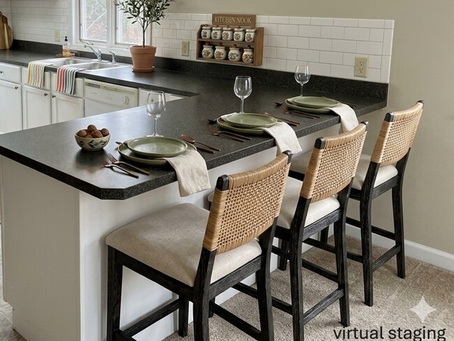 Building Photo - Spacious 3 bedroom apartment with Den and Huge Primary Suite