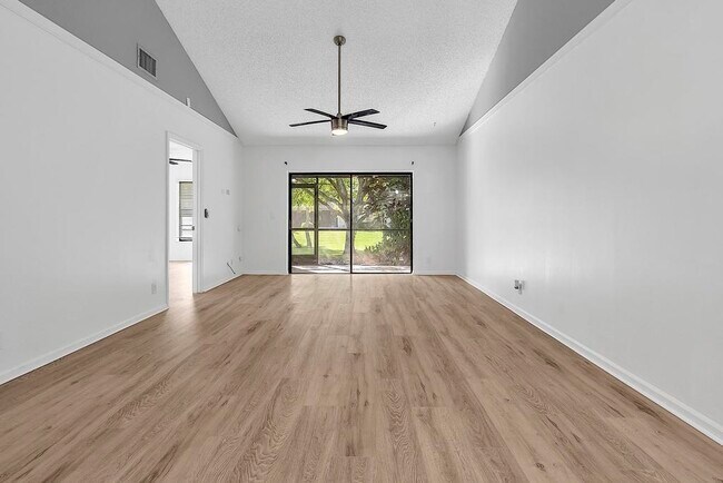 Building Photo - 416 Buttonwood Pl