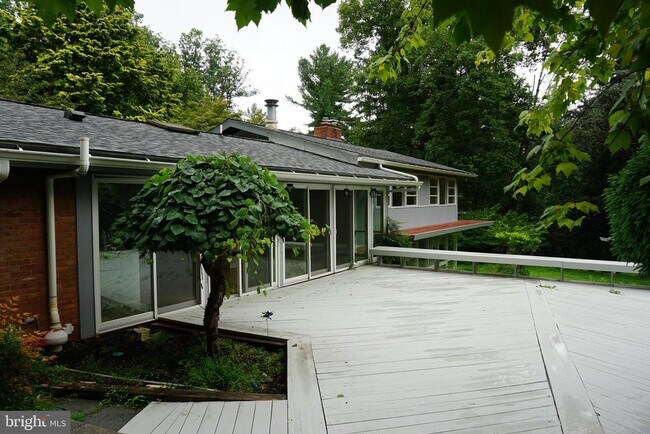 Building Photo - 444 Garrison Forest Rd