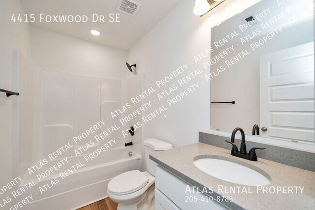 Building Photo - 4415 Foxwood Dr SE