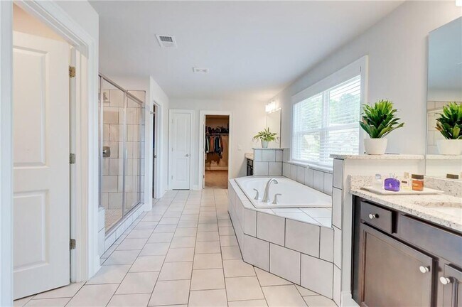 Building Photo - 774 Phil Haven Ln