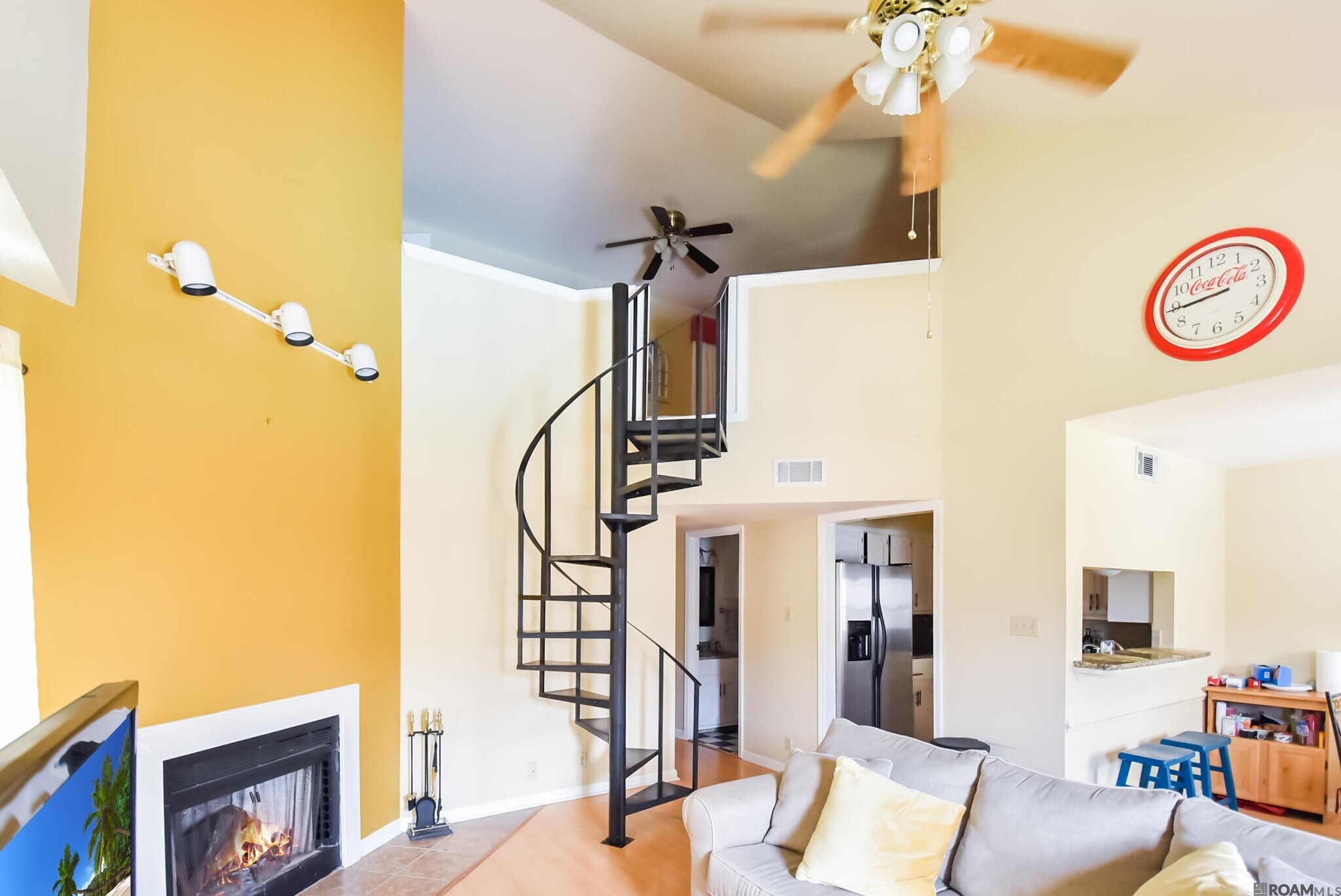 Building Photo - 141 E Boyd Dr