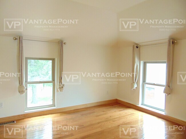 Building Photo - 1429 Dousman St
