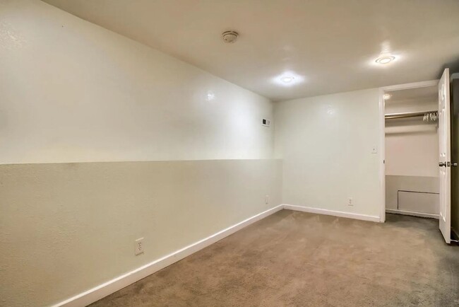 Building Photo - Charming 3-Bedroom Bungalow with Oversized...