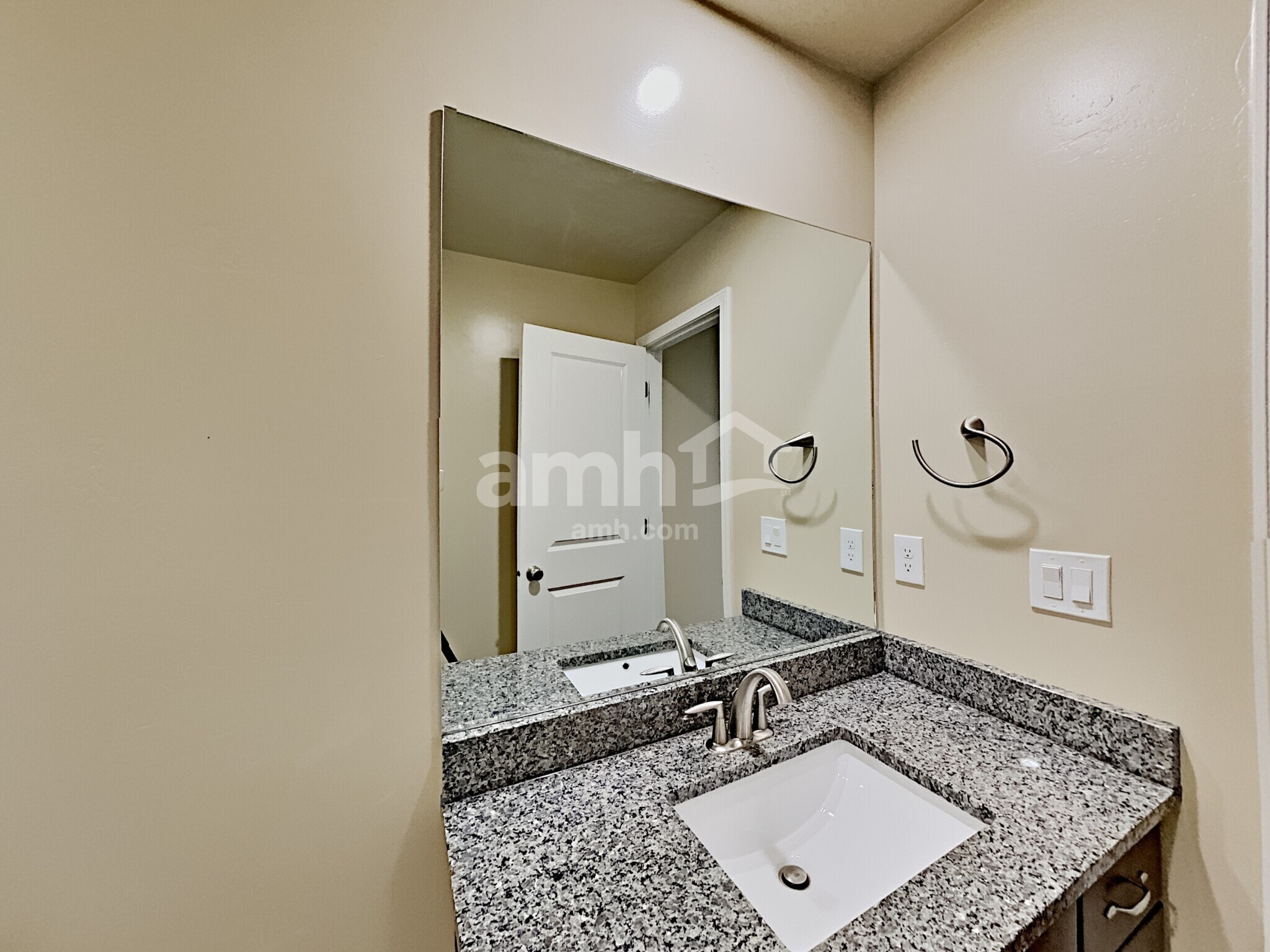 Building Photo - 2281 E Tumbleweed Rd