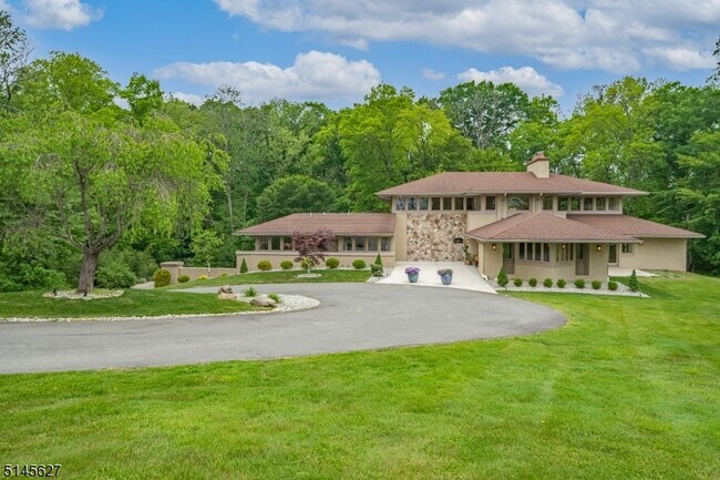 Building Photo - 36 Rocktown Hill Rd