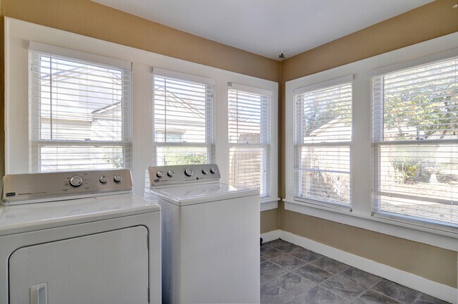 Building Photo - 4128 Pershing Ave