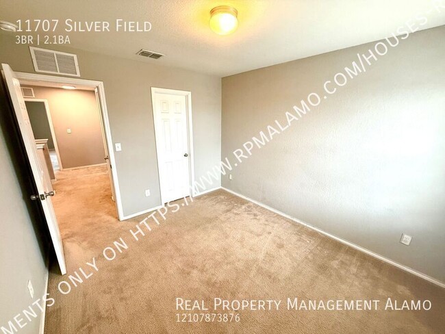 Building Photo - AVAILABLE NOW! Two Story 3 Bedroom / 2.5 B...