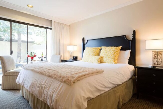 Building Photo - 662 Cottage Dr