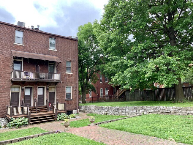 Building Photo - 1017 Ann Ave