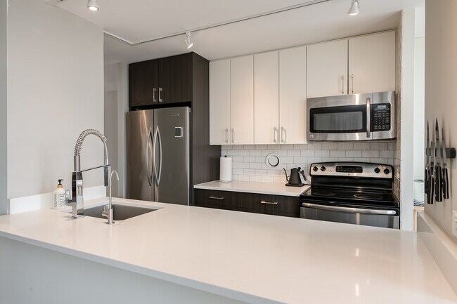Building Photo - 345 W Fullerton Pkwy