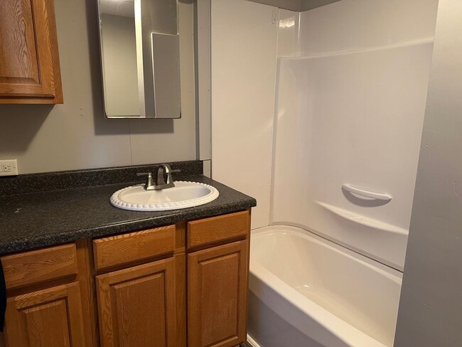 Building Photo - Elizabethtown 3 Bedroom 1.5 bathroom