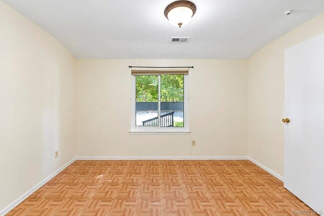 Building Photo - 167 Cambridge Dr