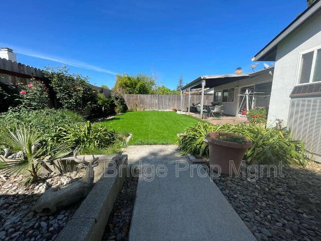 Building Photo - 9400 Appalachian Dr