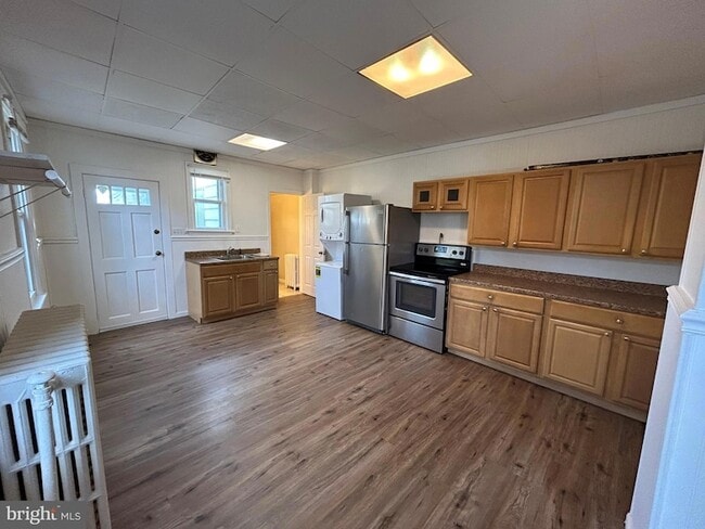 Building Photo - 1030 Radcliffe St