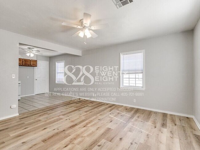 Building Photo - AVAILABLE NOW! Super Cute 2 Bed/1 Bath with HUGE backyard in Bethany!