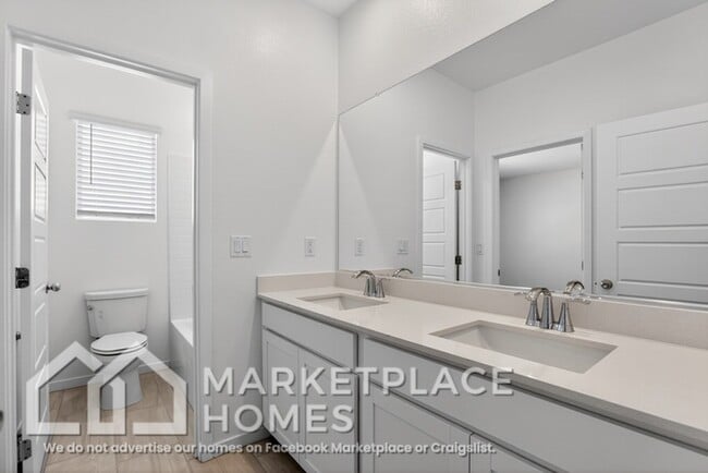 Building Photo - 2650 Marlette Ave