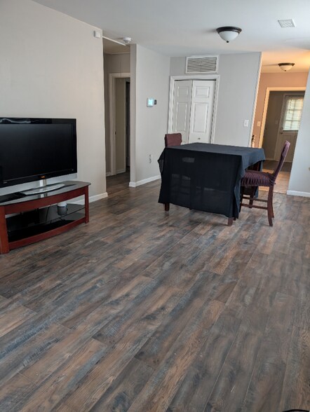 Building Photo - 5015 Popperdam Creek Dr