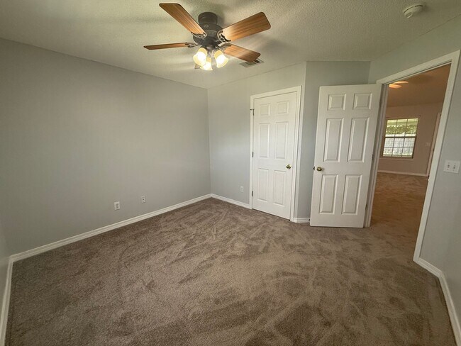 Building Photo - 4902 Chads Cir